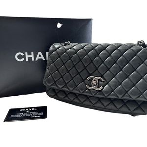 Chanel Classic Flap - Metallic Black